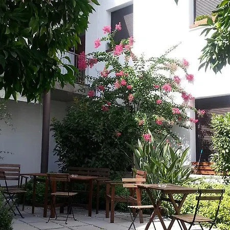 Apartamentos Patio De Viana Cordoue